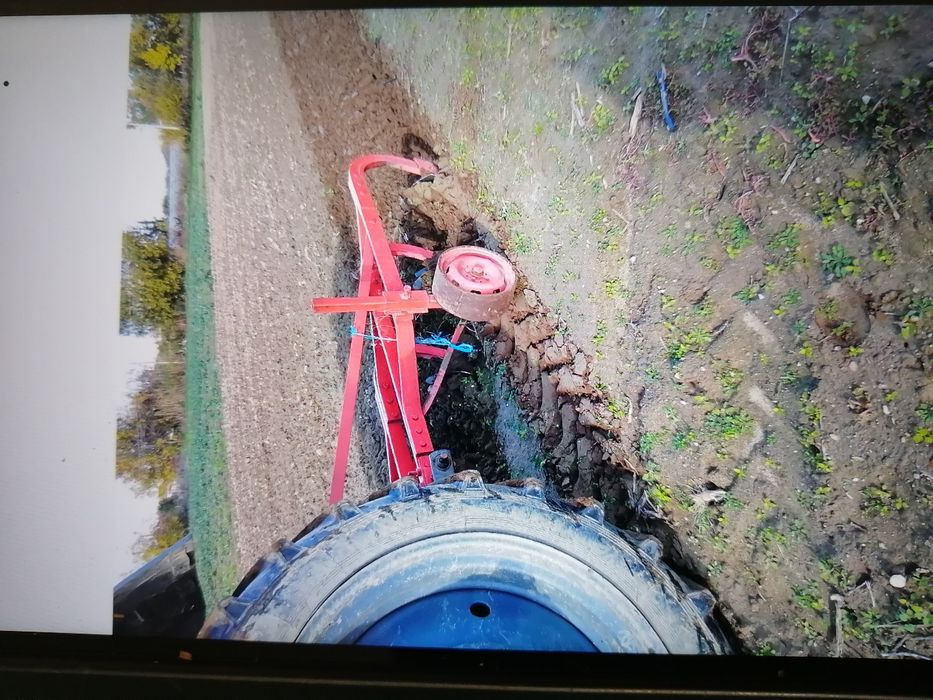 Продавам турски плуг 4. 25