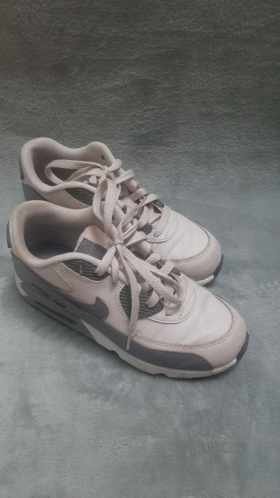 Adidasi Nike air fete, marimea 34!