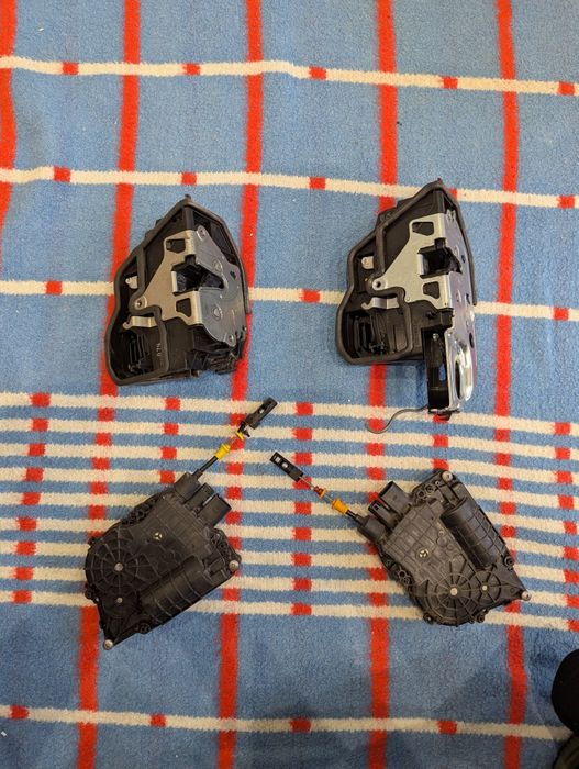 BMW E70 рест замки с доводчиками ПП, ЗП