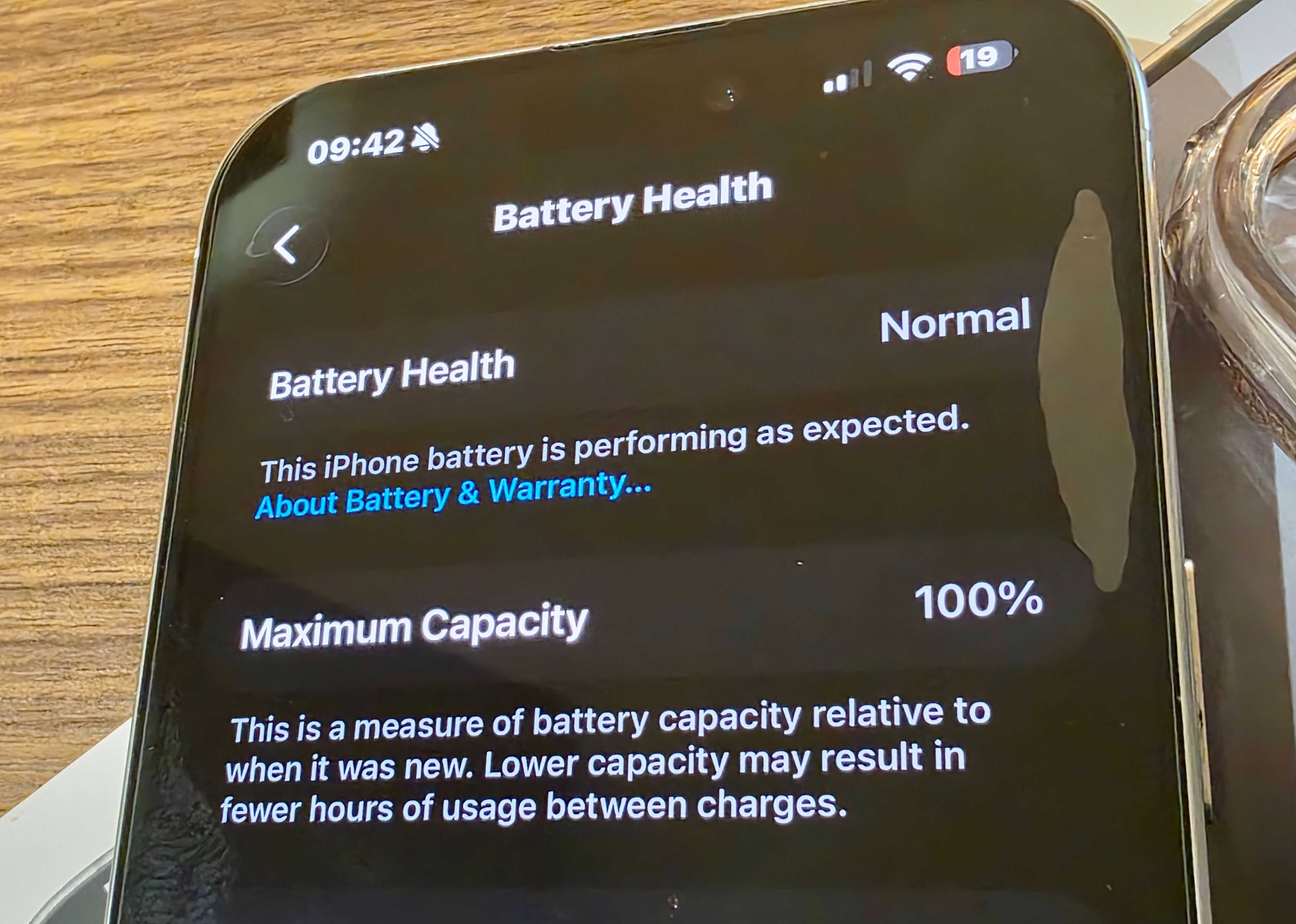 Като нов Apple iPhone 16 Pro Max 1TB/8GB White Titanium + Подаръци