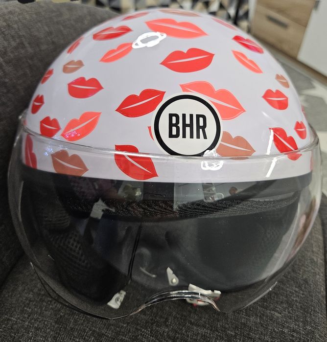 Каска за скутер (женска)