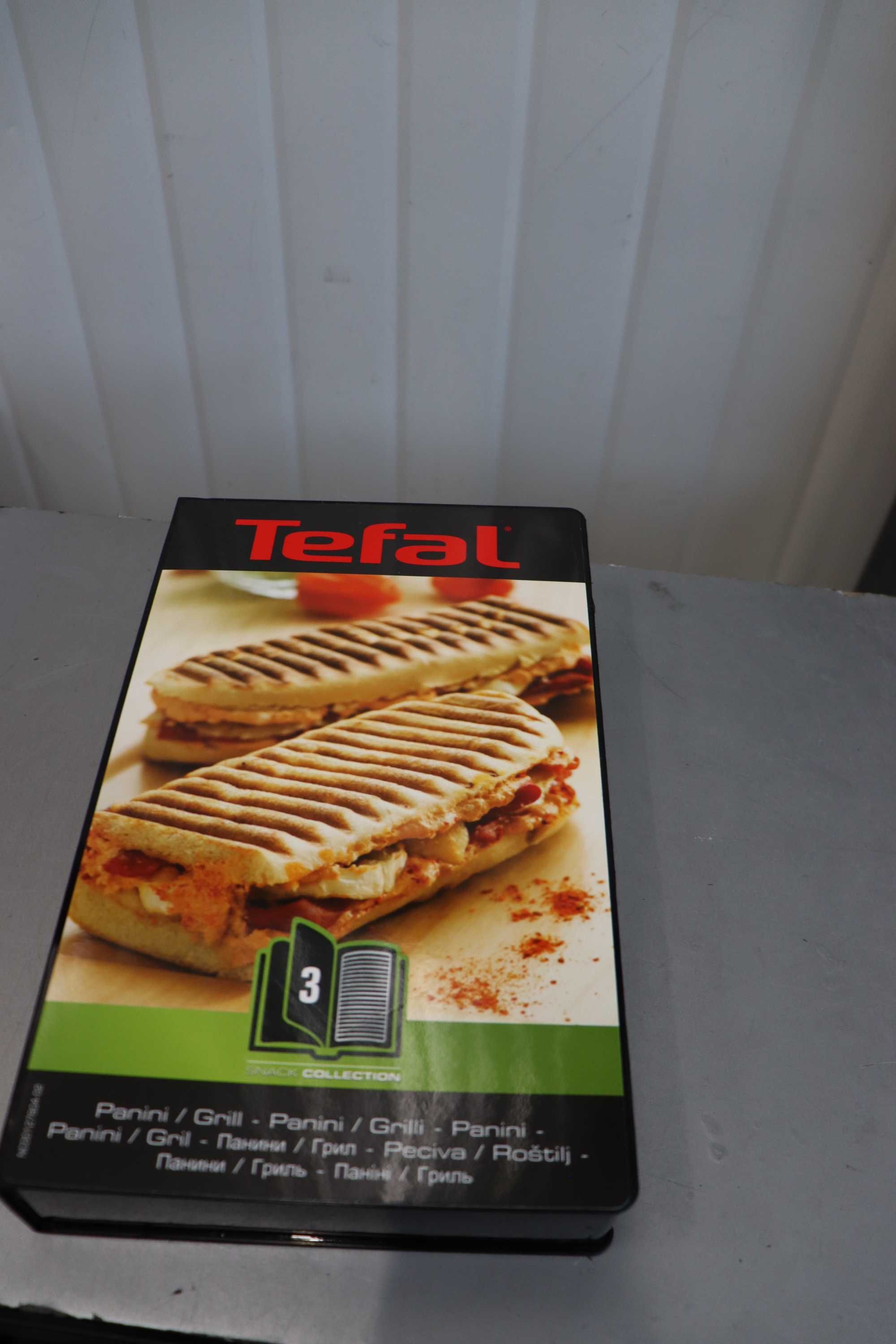2 тостер плочи за панини + книга с рецепти Tefal