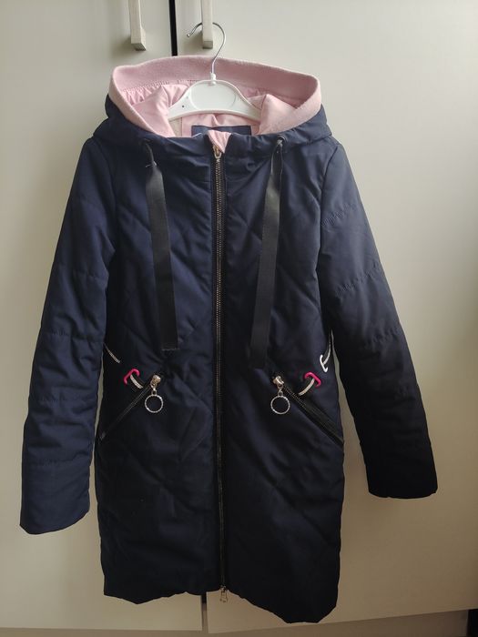 Продам куртку на девочку