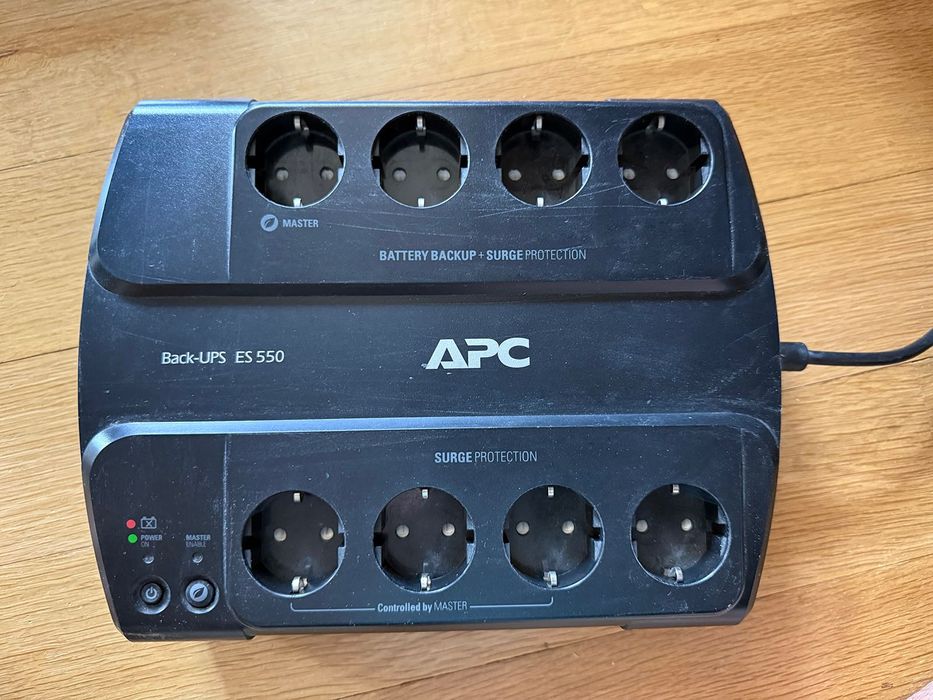 UPS - APC - има нужда от нова батерия.