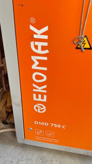 Kampreossor Кaмпрессор EKOMAK 55 kv sotiladi srochna