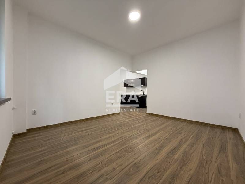 Дава се под наем Офис в София, Център - 65 кв.м за 648.21 € - Снимка #2