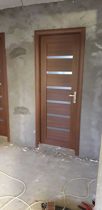 Usi Interior Diverse Modele Si Culori
