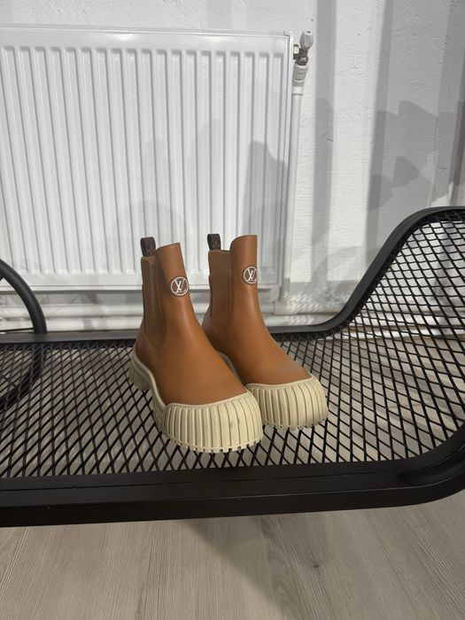 Cizme Louis Vuitton