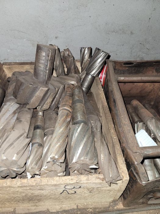 Vand burghie,freze,tarozi,alezoare ,conuri.