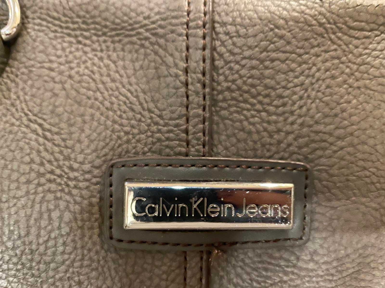 Дамска чанта Calvin Klein сива