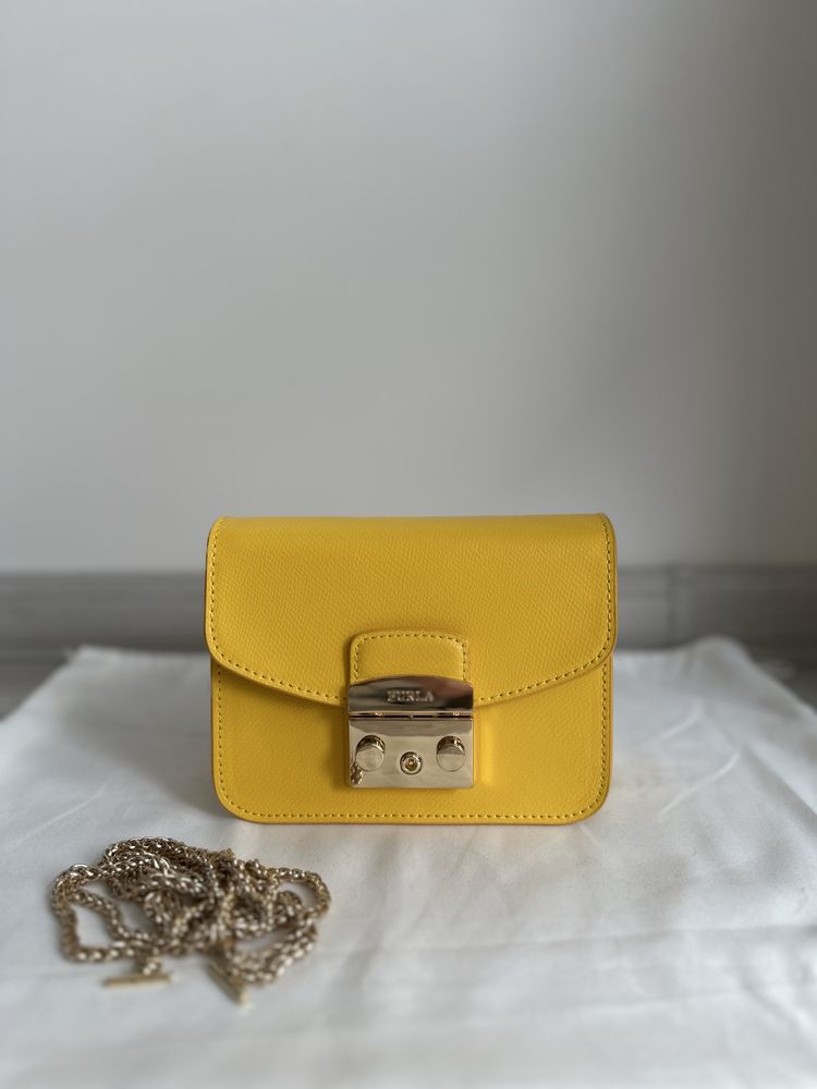 Дамска чанта Furla Metropolis Mini - естествена кожа - жълта