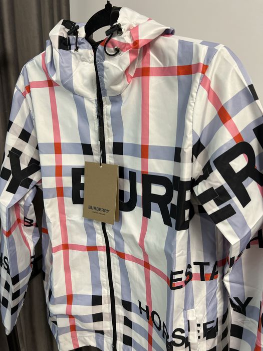 Geaca BURBERRY super calitate