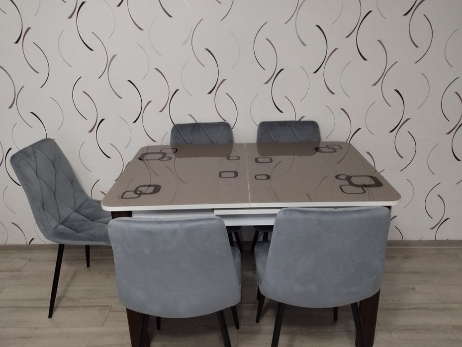 Set masa extensibila cu 6 scaune