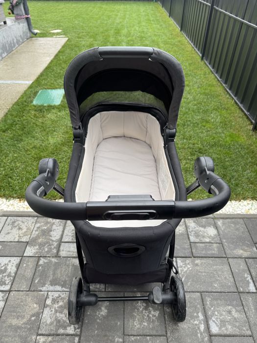 Carut bebe Chicco + landou + al doilea sezut carut, aproape noi