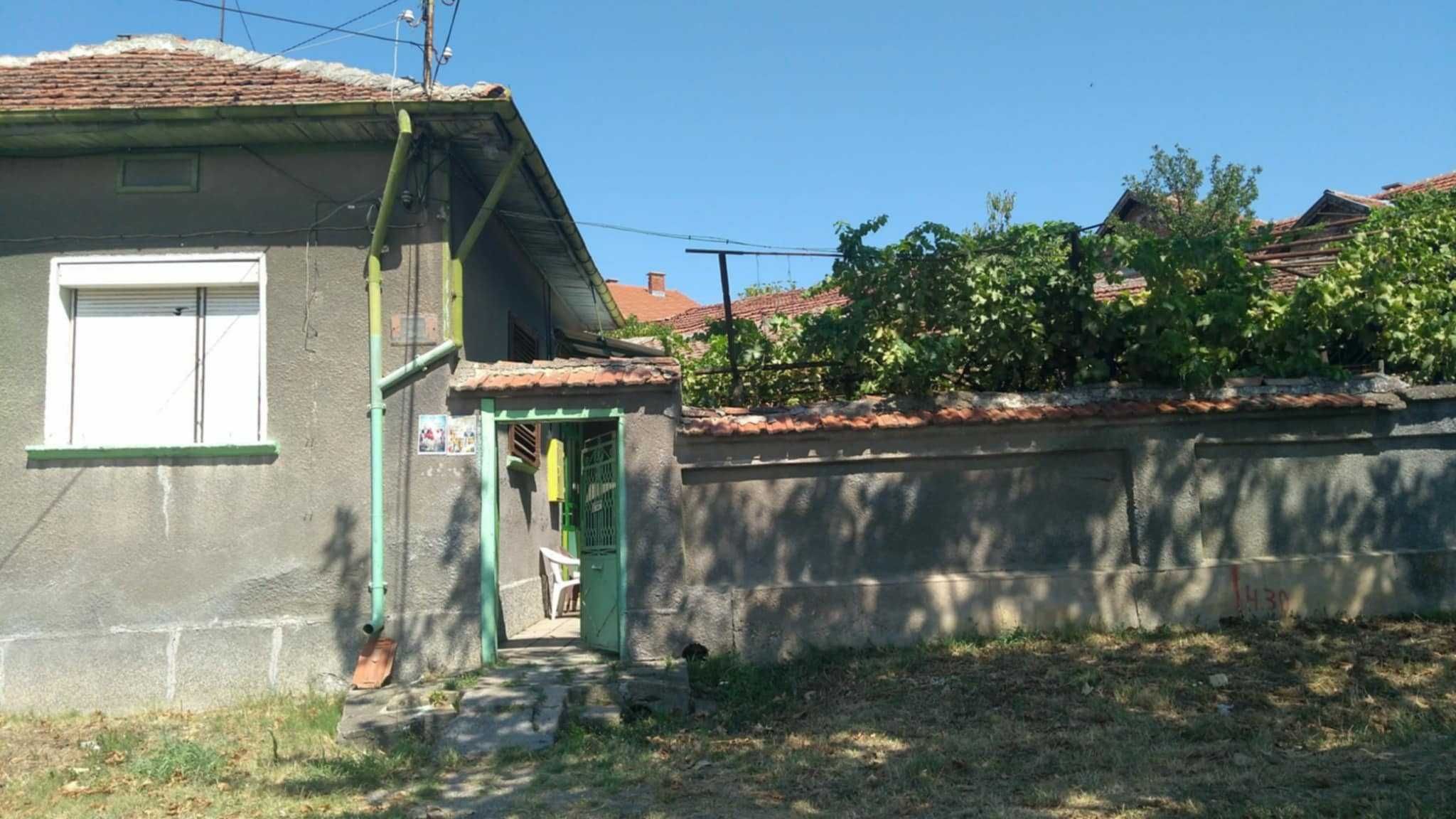 Продавам къща, кухня с дворно място. От собственик!!!