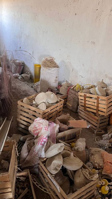 Товуқ боқиш учун клеткалар бор