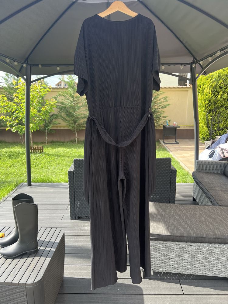 Salopetă Zara neagra de ocazie marime XS