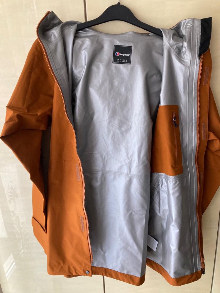 Geaca jacheta de munte/ impermeabila Berghaus gore-tex noua