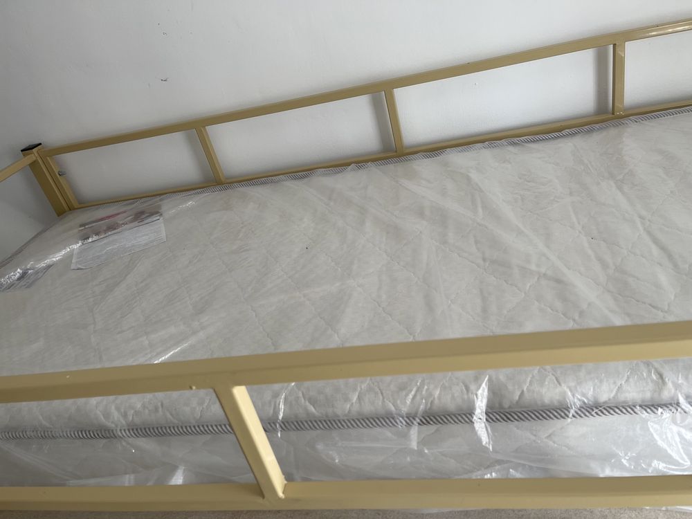 Срочно продам двухярусный кровать с матрасом всего за 60000тг