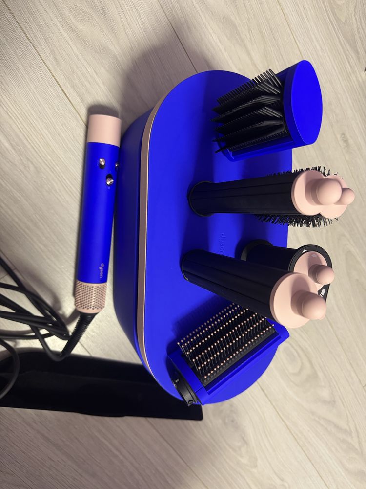 Dyson Airwrap complete long Blue Blush edition лимитирана серия