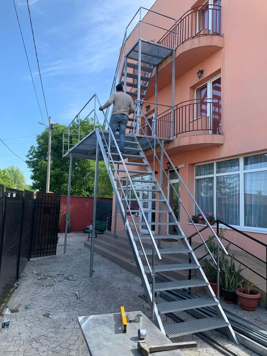 Confecționăm Scari metalice zincata pt  casa , beci și incendiu ISU