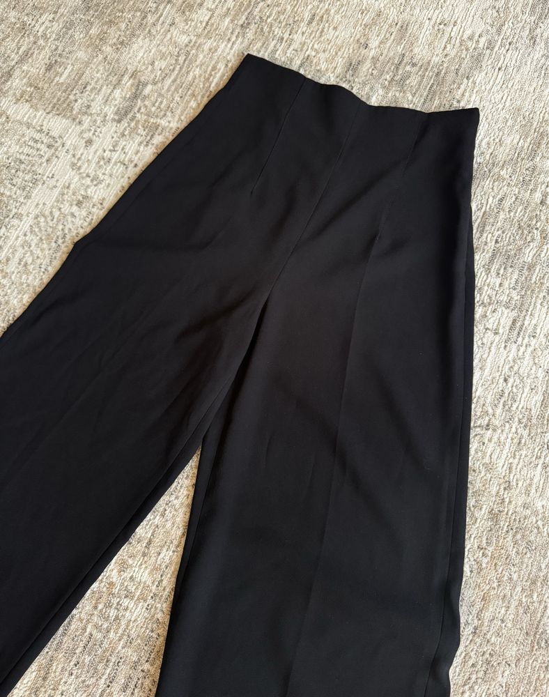 Черен панталон с висока талия Zara