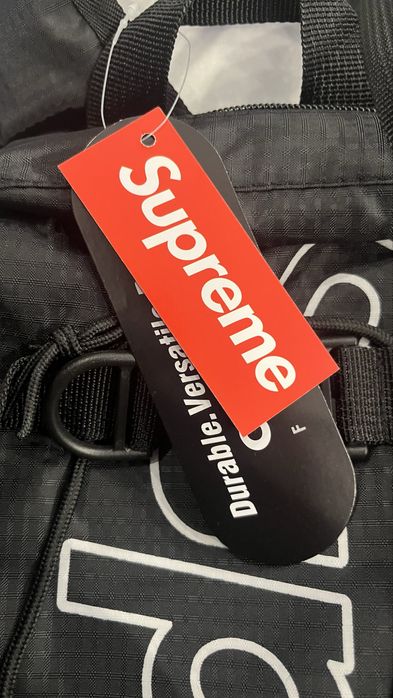 Supreme черна раница