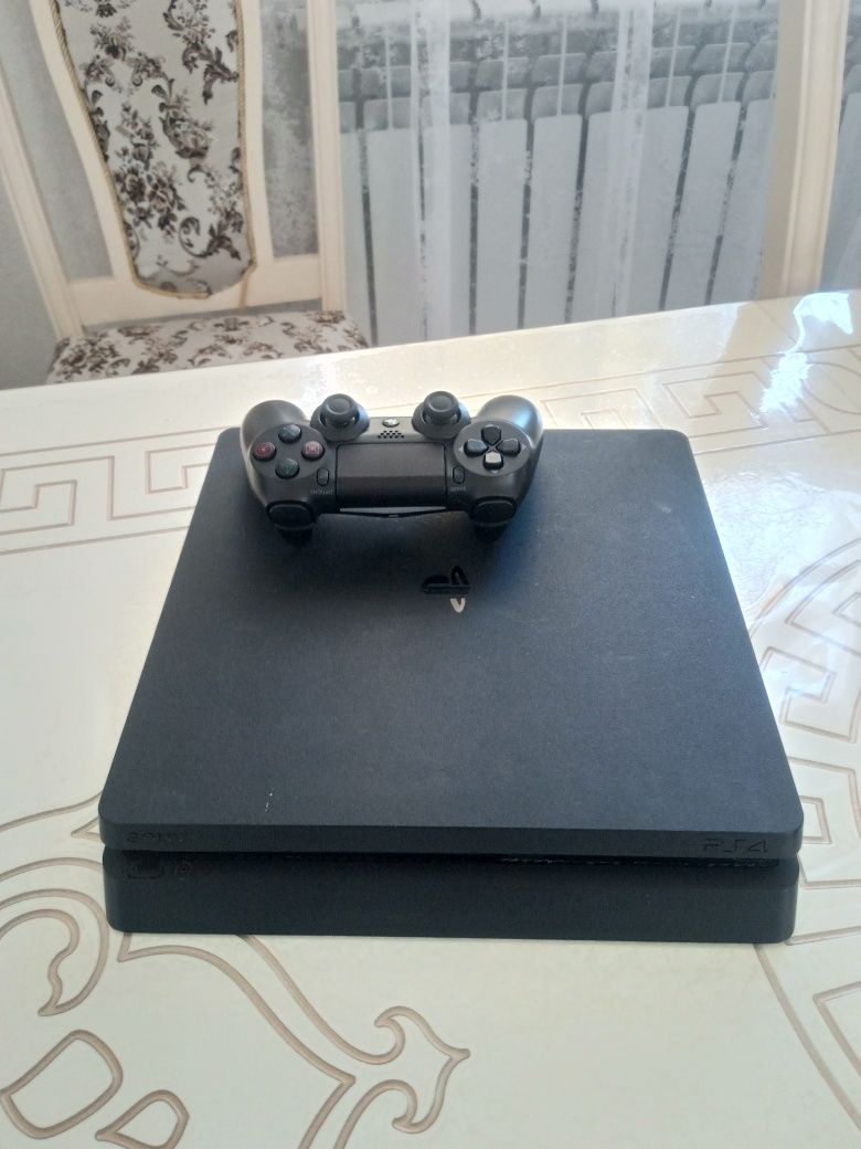 Playstation 4 slim