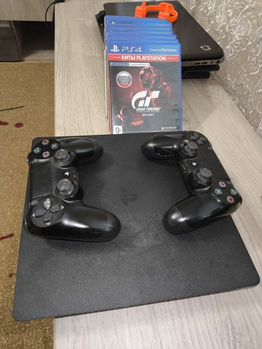 Продам PlayStation 4