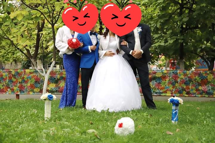 ATENTIE  citiți bine anuntul Vand rochie de mireasa