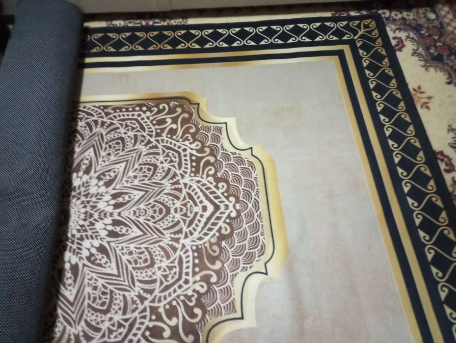 Продам ковер недорого