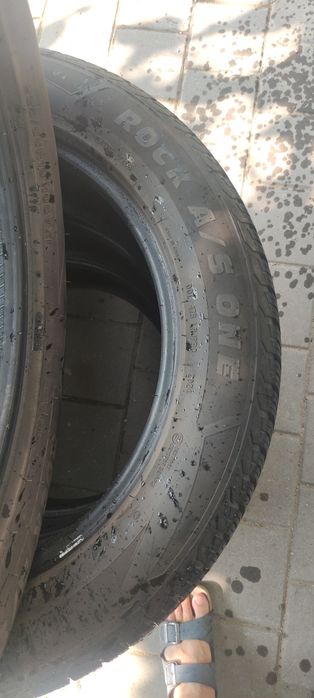 Продавам 4 броя гуми комплект  235/55/19 rock a/c one