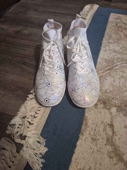 Бутцы .Футболный бутцы