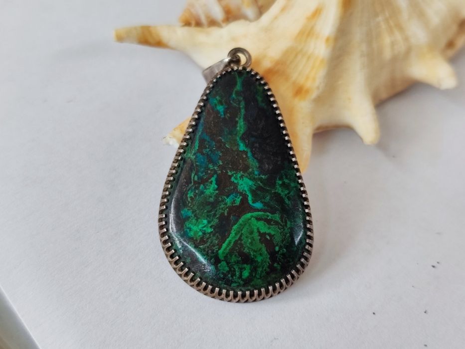 Сребърен медальон 925 с малахит
