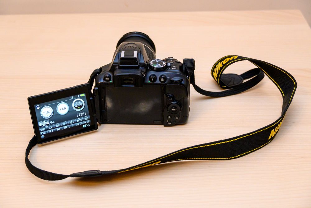 Nikon D5300 + Nikor 18-55 VR