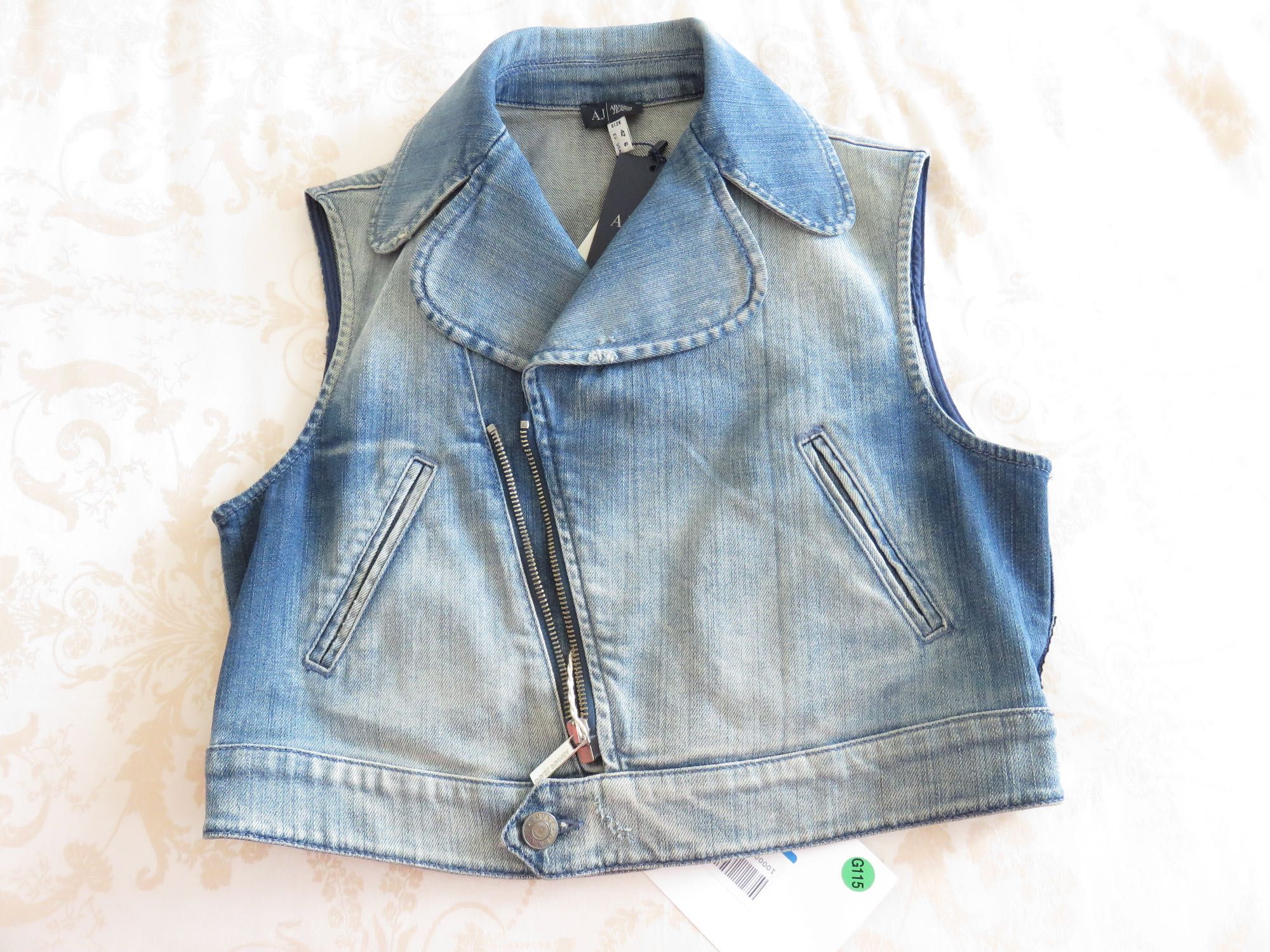 Късо дънково яке/елече Armani Jeans, S - M, ново