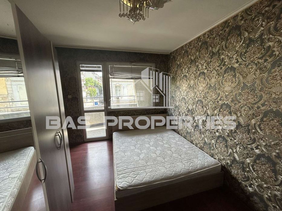 Дава се под наем Тристаен апартамент в София, Център - 83 кв.м за 700 € - Снимка #5