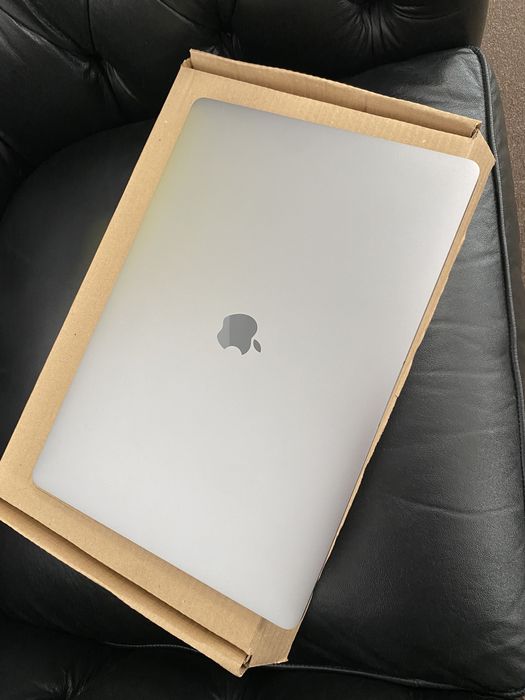 MacBook Pro 16-inch / Intel Core i7/ 16 Gb RAM / 512 gb/Space Gray/Nou