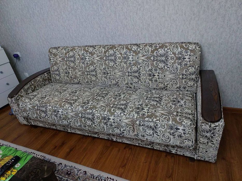 Диван раскладной хорошее состояние продаётся