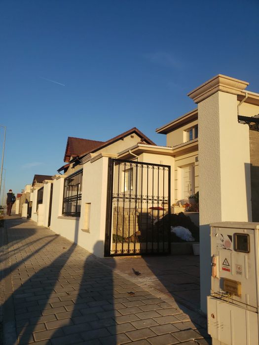 Garduri, vaze si piatra arhitecturala