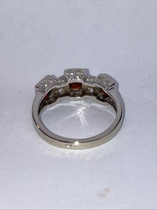 Inel aur 18kt.cu granat si diamante