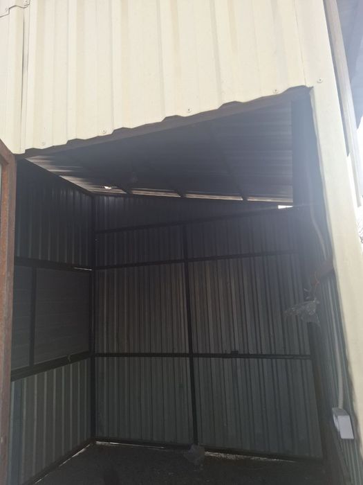 ko'chma do'kon sotiladi