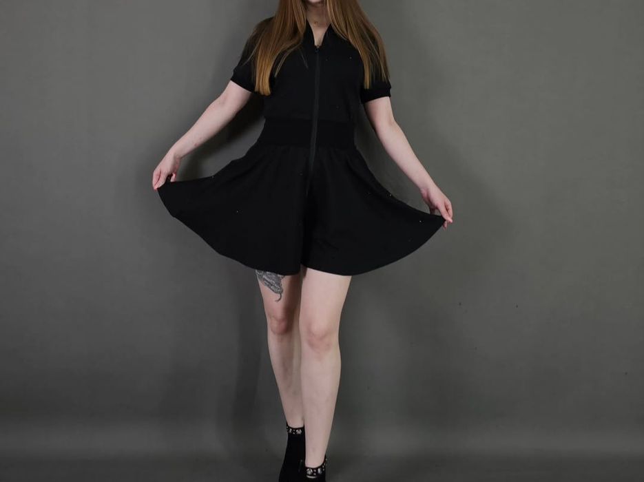 Комбинезон размер 48-52. Новый.  Приталенный,  отлично смотрится строй