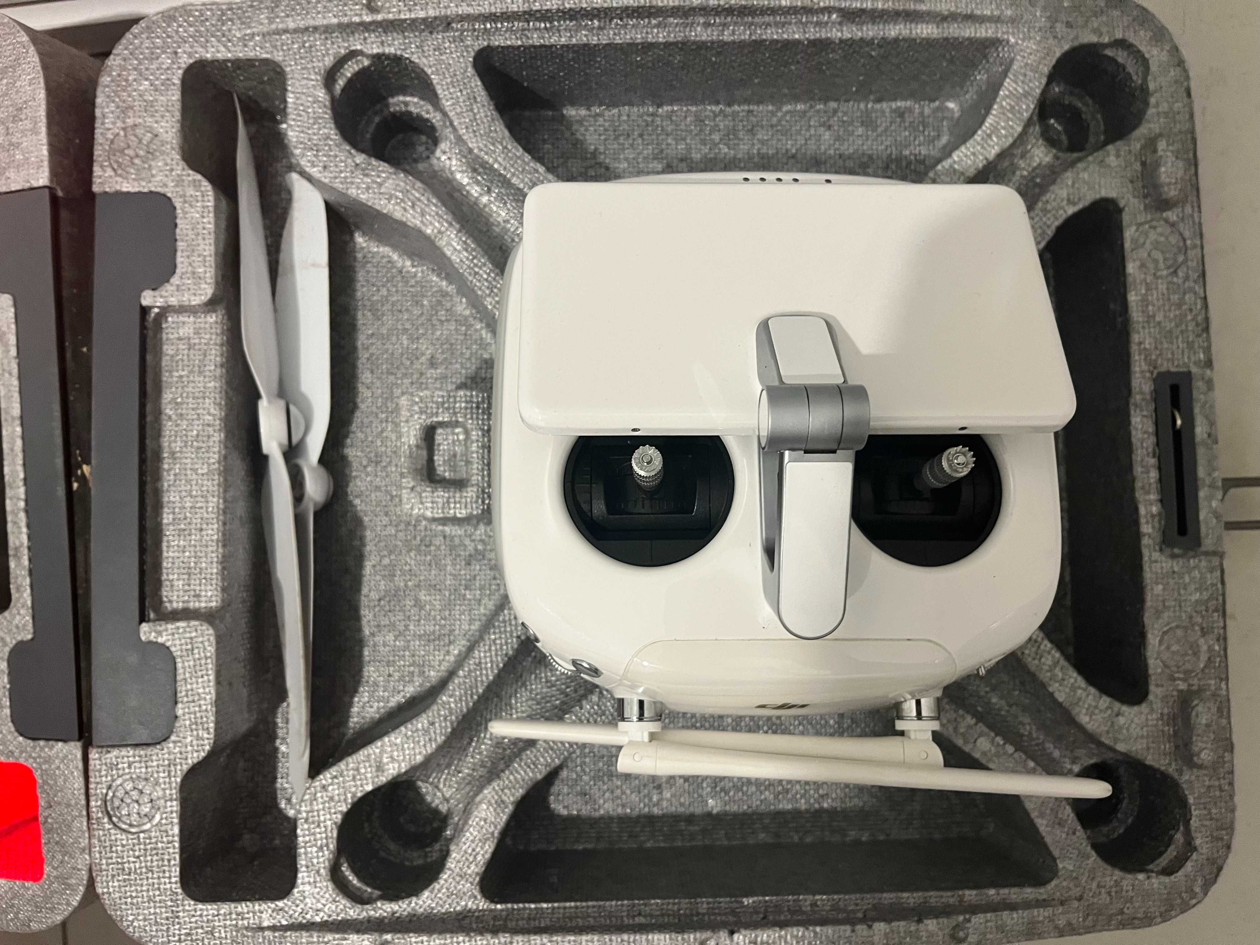 Vand drona DJI Phantom 4 Pro Plus + V2.0 cu 2 acumulatori