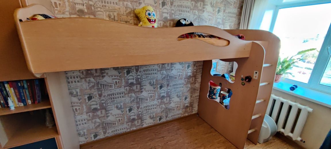 Кровать детская двухъярусная, шкаф, мебель