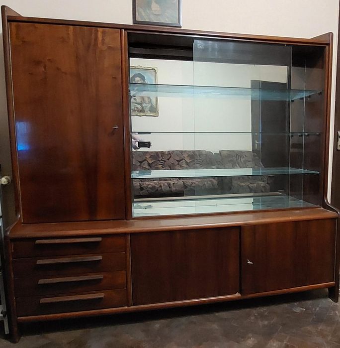 vand vitrina veche vintage , mobilier vechi vintage comunist
