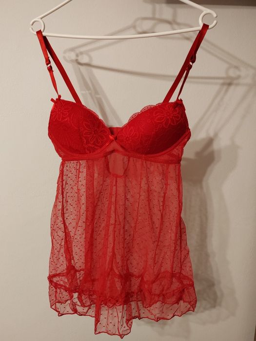 Lenjerie sexy rosie pentru S/M