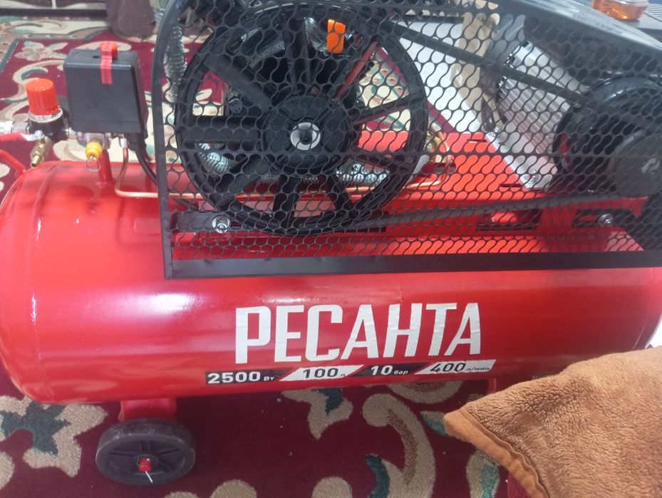 Новый компрессор не разу не пользовались.100литров