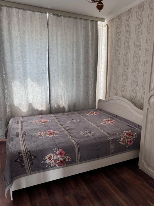Двуспальная кровать