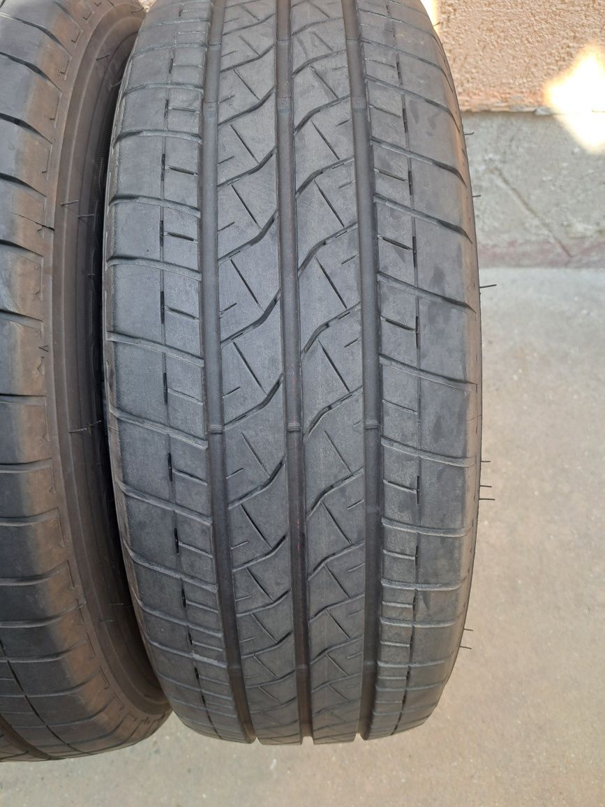 Vând 4 Anvelope Vară  Bridgestone Duravis 215/65R16 C